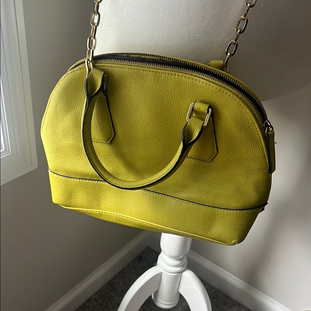 Merona Green Satchel Bag with Structured Design